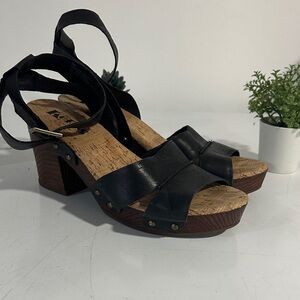 KORKS  Black Leather Sandals with Wooden Heel